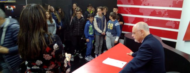 Gli alunni dell’Istituto Comprensivo di Guardia Sanframondi e San Lorenzo Maggiore,in visita agli studi di LabTv