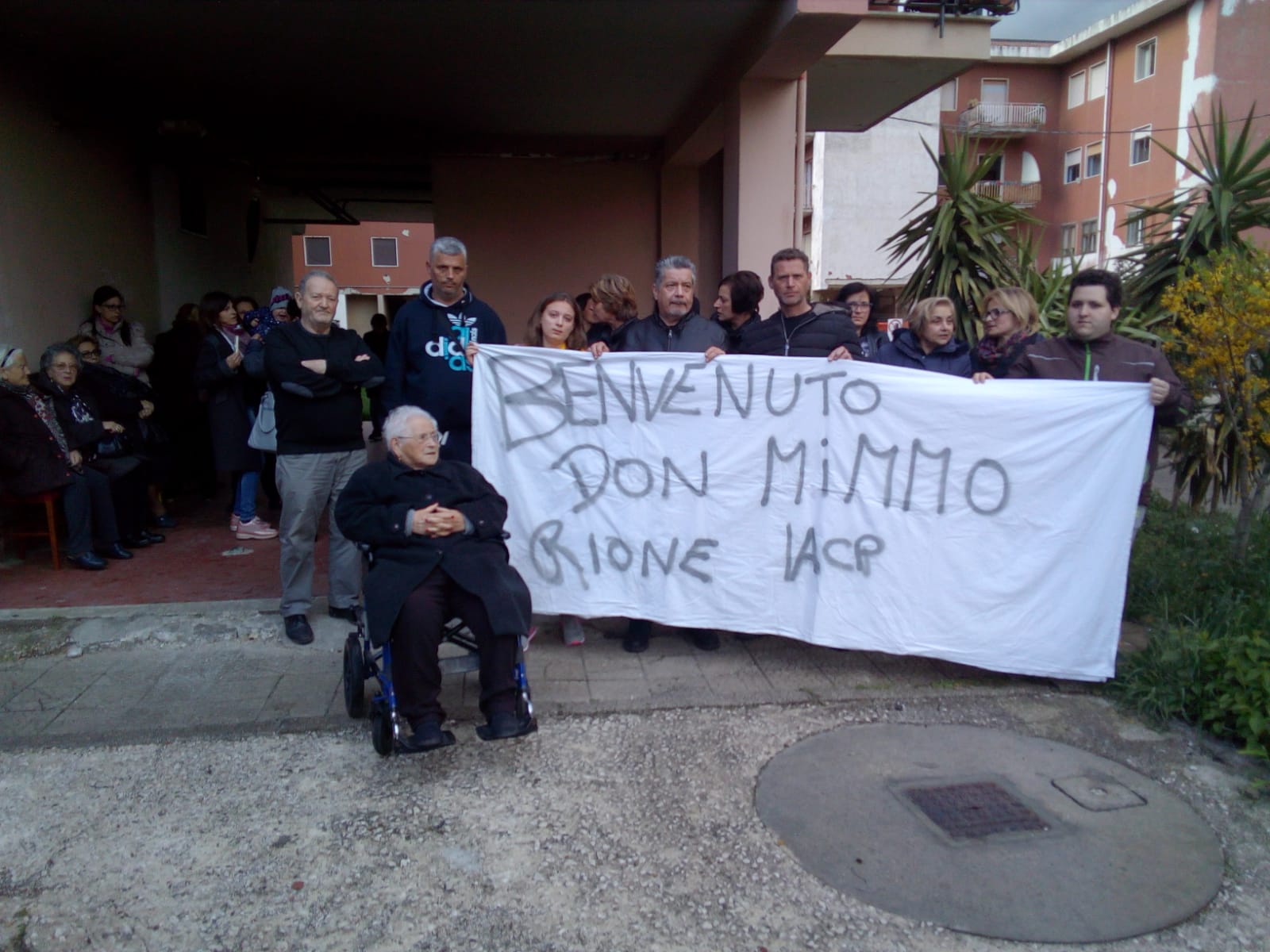 Airola| Alloggi fatiscenti, la gente scende in strada