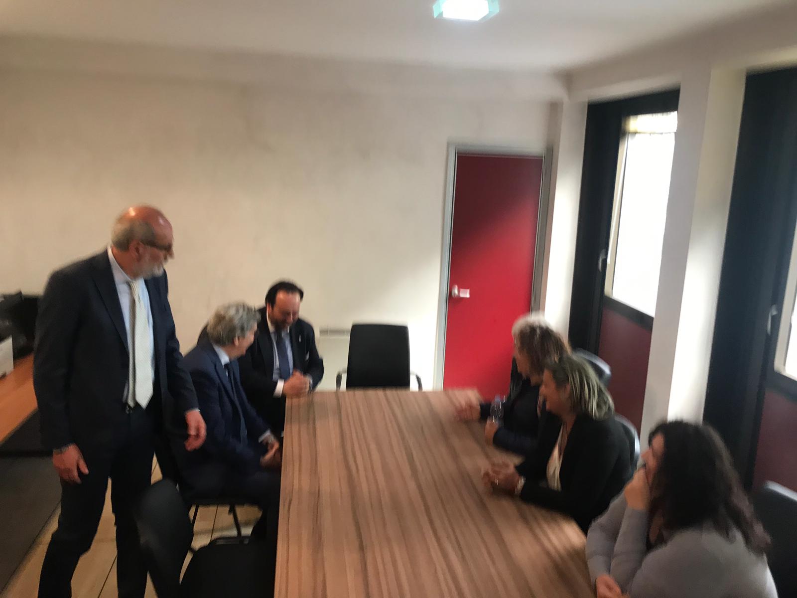 Ospedale Sant’Agata: il piano di De Luca. E intanto il comitato libera la sala consiliare