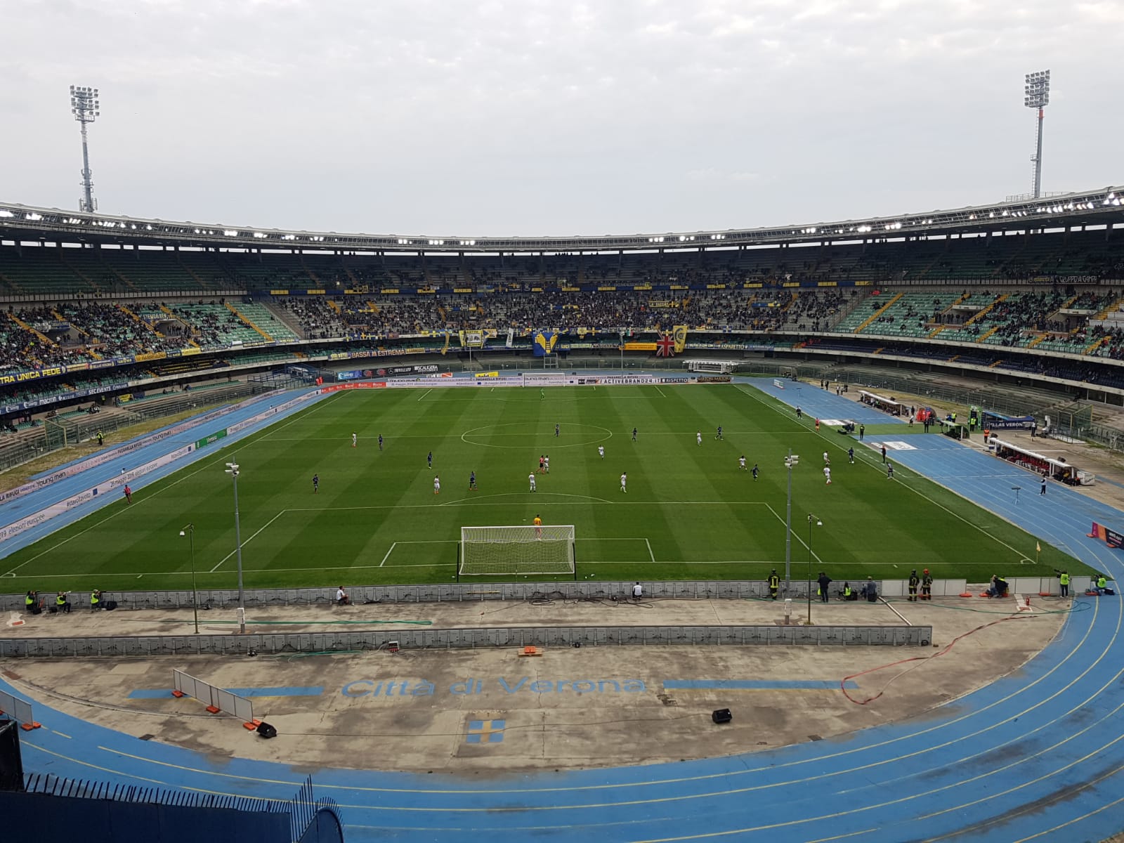Hellas Verona-Benevento: 0-3. Coda si porta il pallone, nell’uovo tre punti Play Off