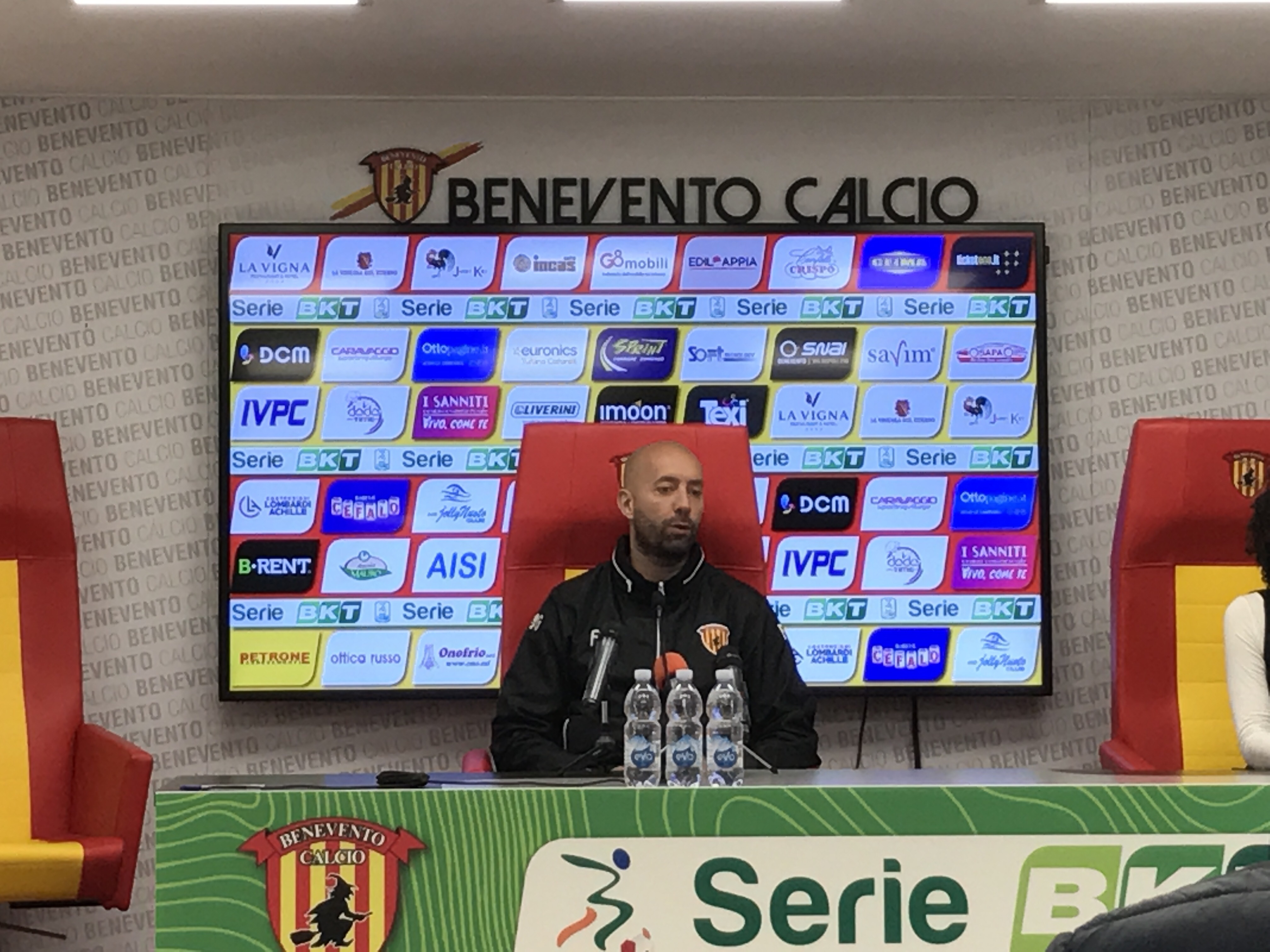 Benevento, Bucchi: “Gara col Palermo importante, ma non decisiva. Voglio una squadra feroce”