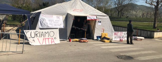 Ospedale Sant’Agata, attiviste interrompono sciopero della fame e lasciano il presidio