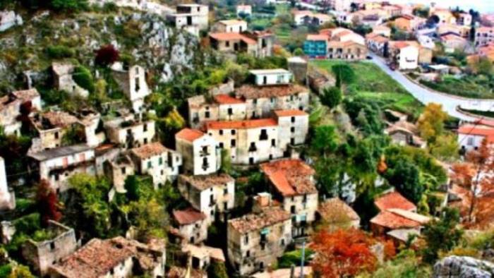 L’Irpinia si spopola, dati allarmanti. Maglia nera a Senerchia