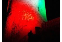 Summonte| La Torre angioina si illumina del Tricolore per festeggiare il 25 aprile
