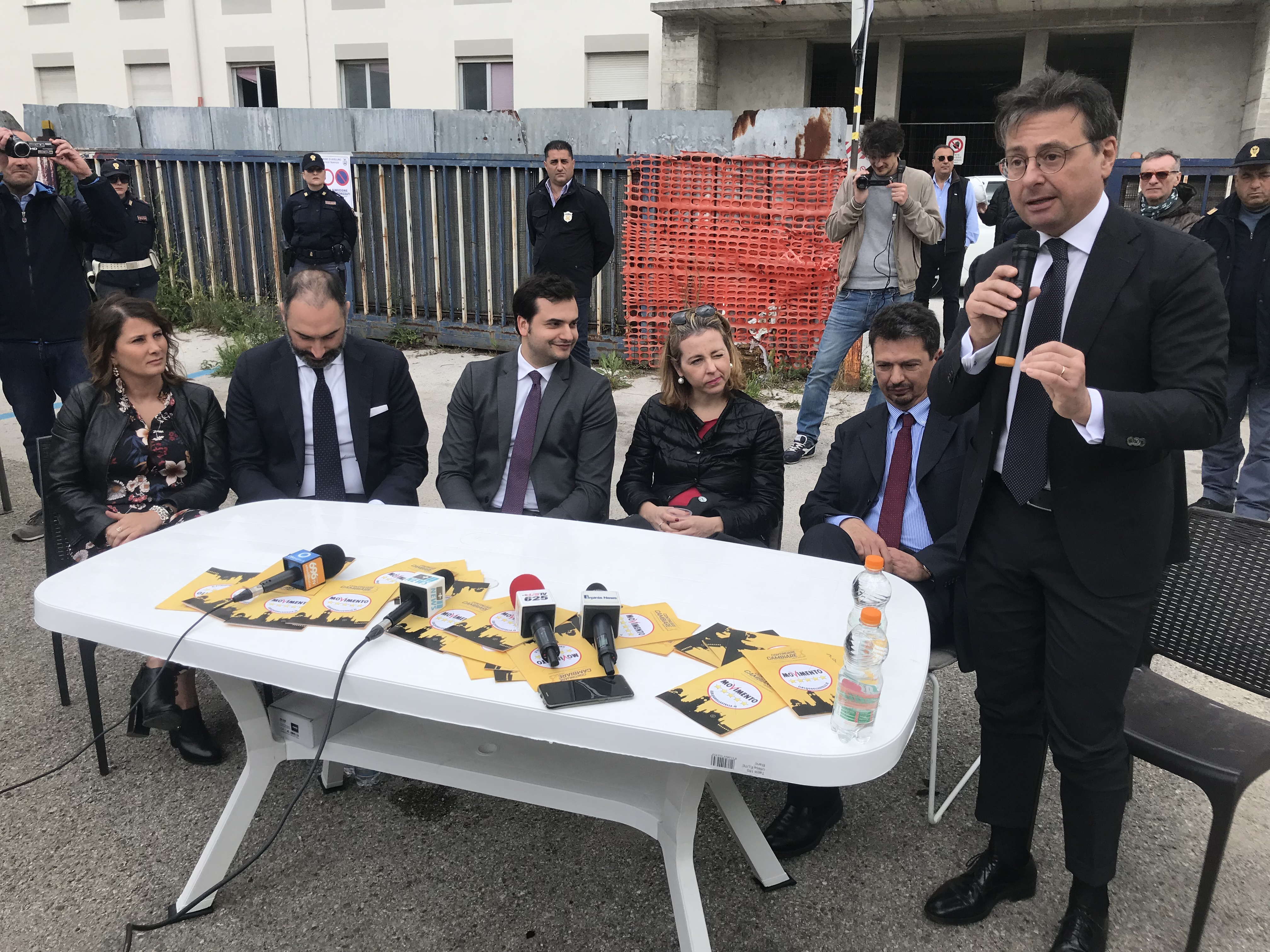 Il Ministro Grillo in Irpinia: “Essere qui un dovere, De Luca un sessista. Preferisco Crozza”