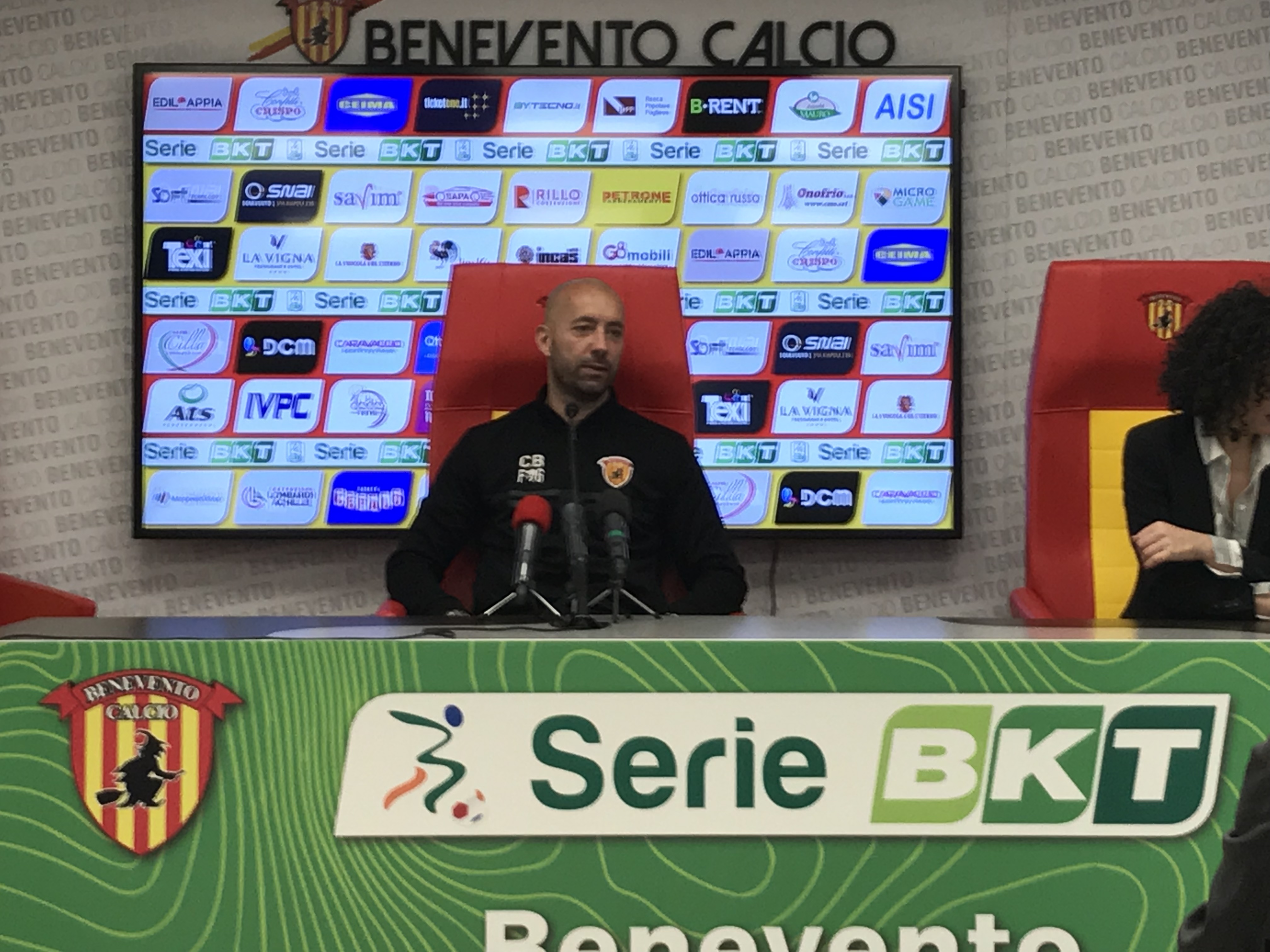 Benevento, Bucchi: “Chiudiamo bene, poi tutti uniti verso la A”