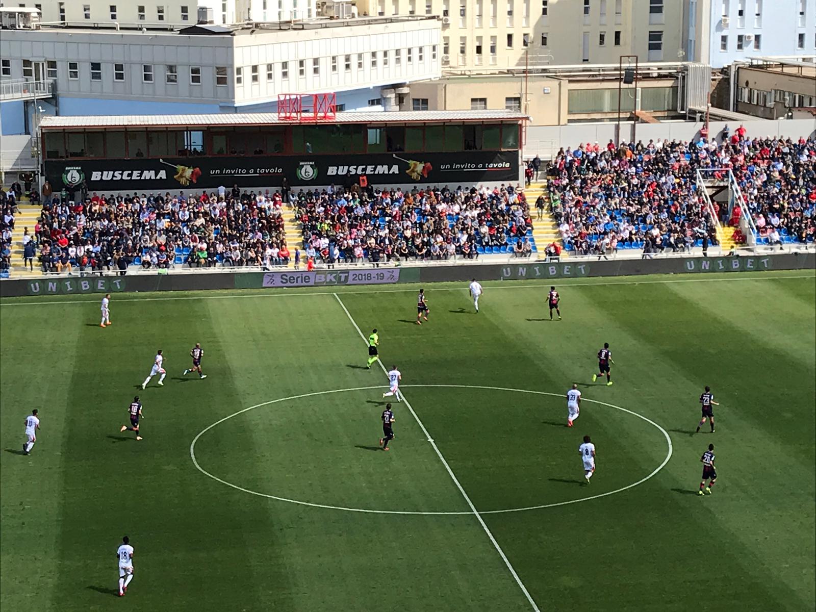 Crotone-Benevento: 1-0. Simy firma la salvezza. Strega, un altro rimpianto