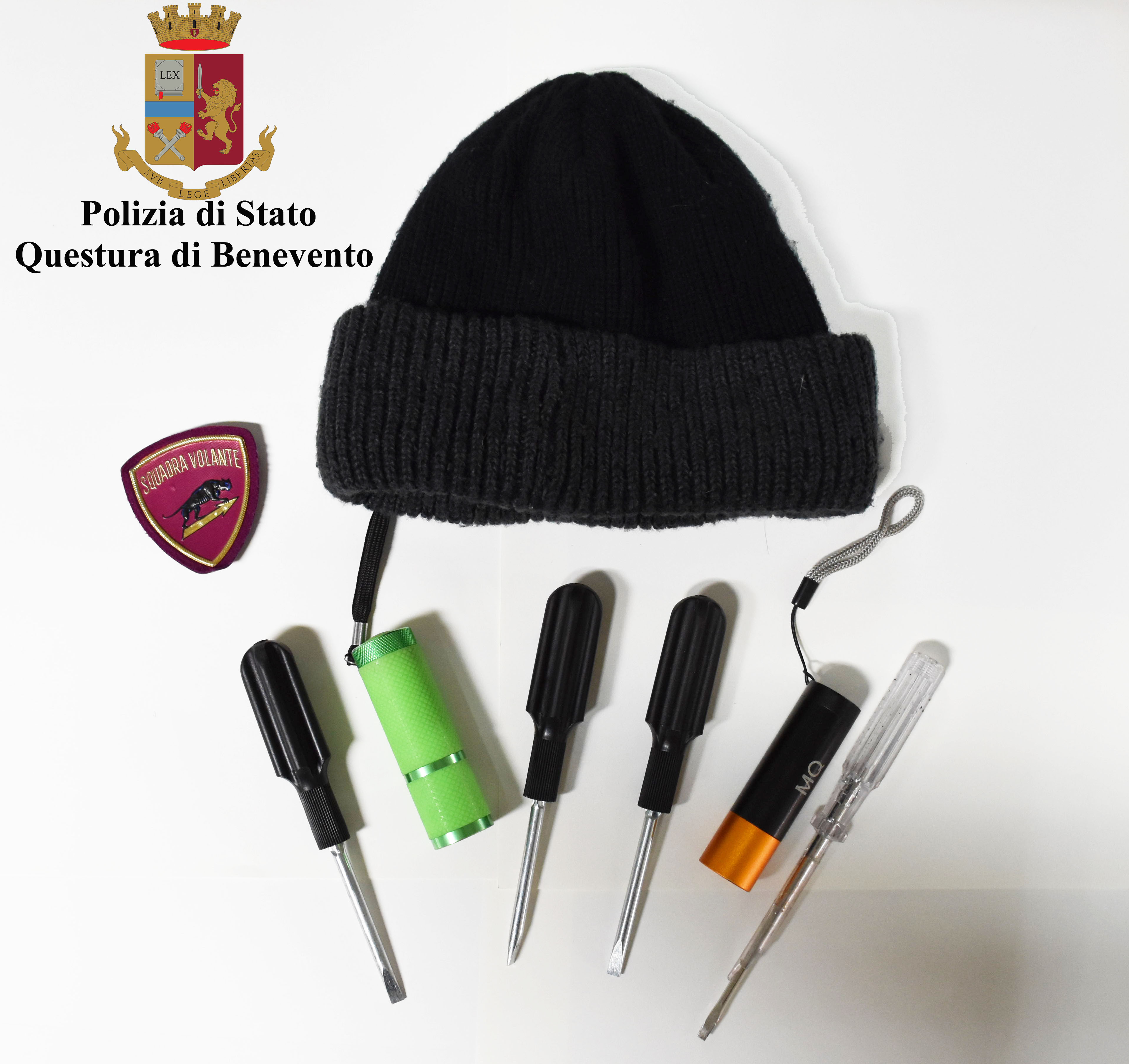 Benevento| Trovato in possesso di  cacciaviti, torce e altri strumenti atti allo scasso. Pregiudicato avellinese denunciato dalla Polizia