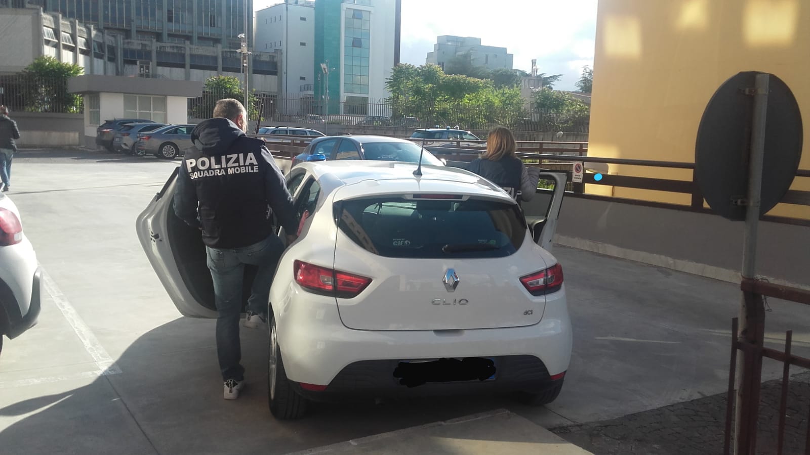 Benevento| Tenta di strangolare la moglie, in carcere 56enne beneventano