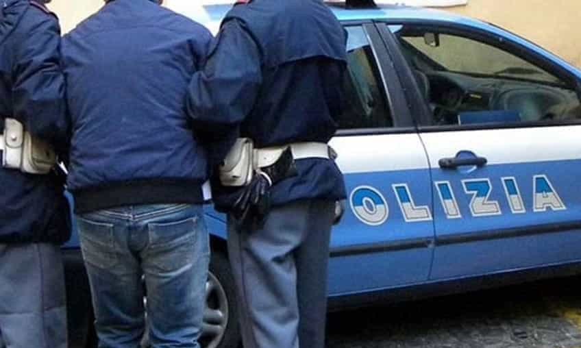 Avellino| Rubavano Fiat 500 al “Moscati”, bloccati 2 uomini in fuga: un arresto e una denuncia