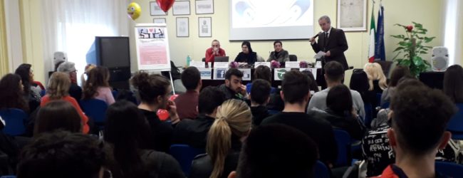 L’@more al tempo dei social: all’Istituto Alberti consigli..per l’uso