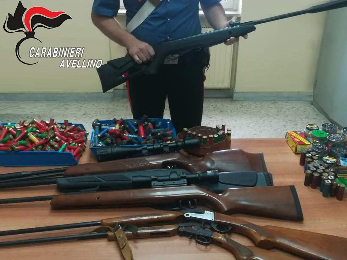 Mugnano del Cardinale| Colpisce mamma e figlia con un fucile ad aria compressa, 61enne denunciato. Nella sua casa un arsenale