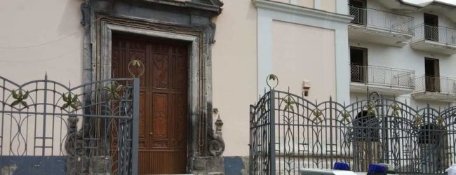 Mugnano del Cardinale| Furto di oggetti sacri nella chiesa di Maria SS del Carmine, denunciata una donna