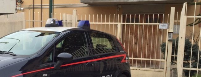Grottaminarda| Si barrica in casa e minaccia di farsi del male: Carabinieri forzano la porta