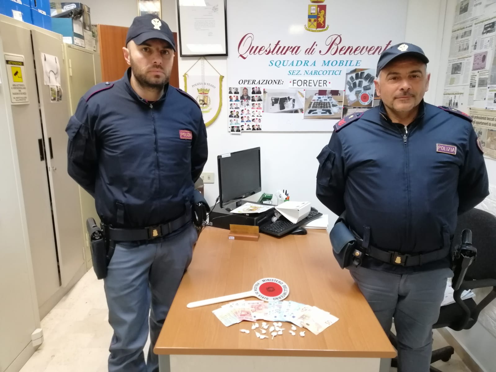 Benevento| Spaccia cocaina in casa: arrestato dalla Polizia