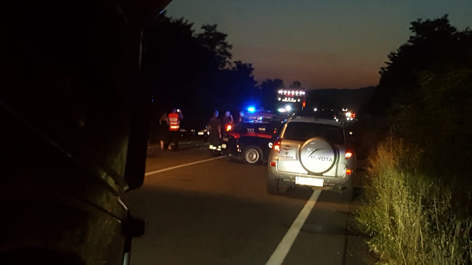 Auto si ribalta,traffico in tilt sulla Caianello