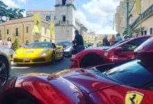Il mito Ferrari invade Benevento: oltre 100 bolidi in città. Tanti gli appassionati lungo Corso Garibaldi