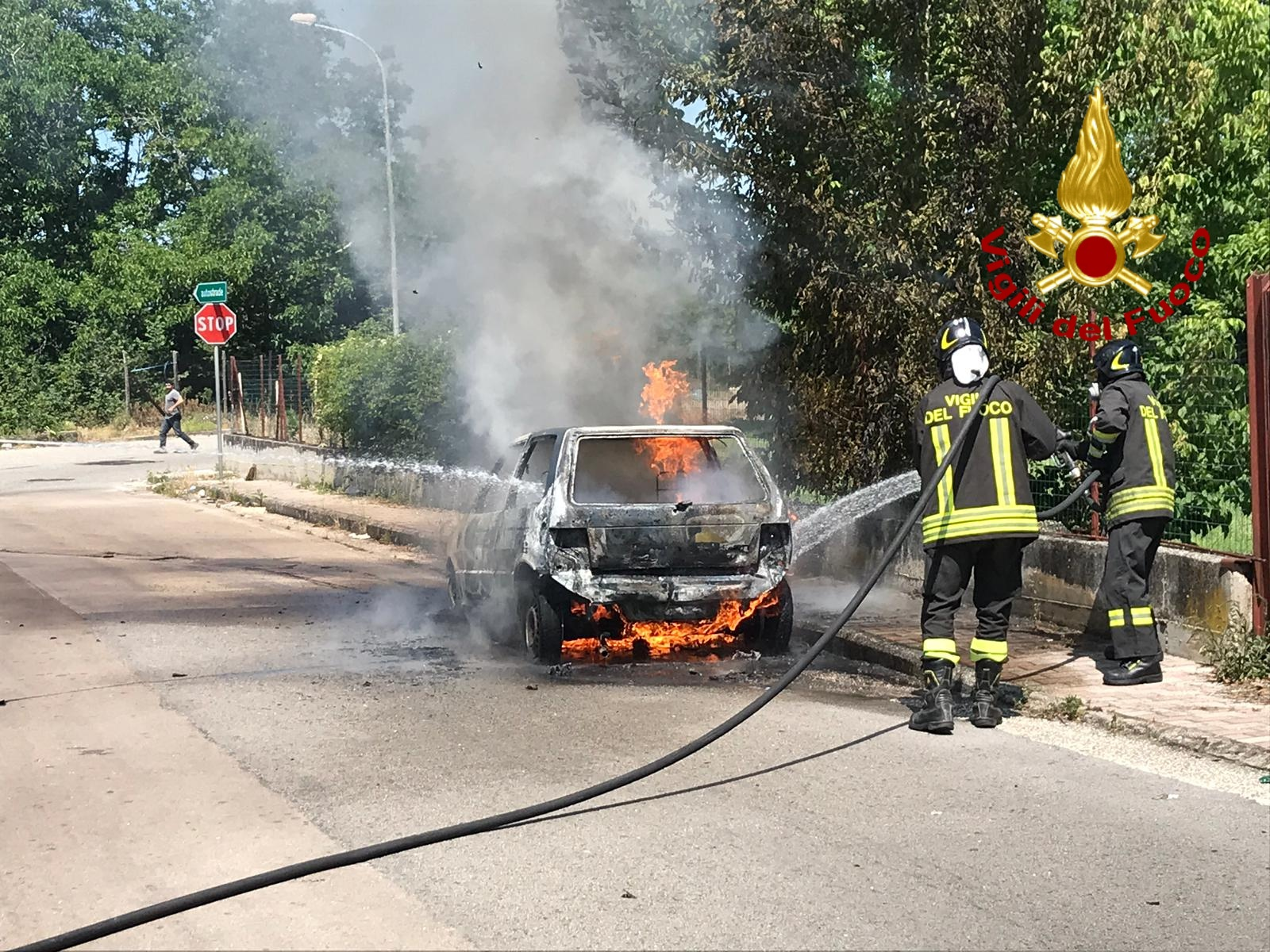 Grottolella| Un’auto si ribalta e un’altra prende fuoco a Mugnano, paura per 2 donne al volante