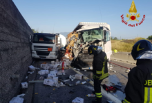 Montemiletto| Tir contro autocisterna sull’A16, grossa perdita di gasolio e autostrada chiusa