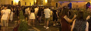 Movida, riunione in Prefettura: chiusura dei locali alla mezzanotte. Somministrazione di alcolici fino alle 23