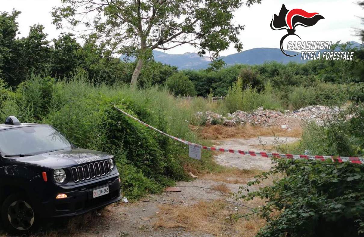 Gestione di discarica non autorizzata: denunciata una 50enne di Mercogliano