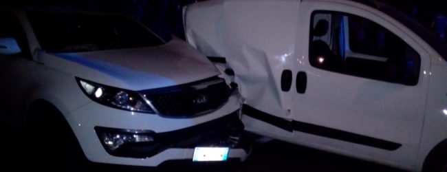 Benevento| Tangeziale Ovest, scontro tra furgoncino e auto