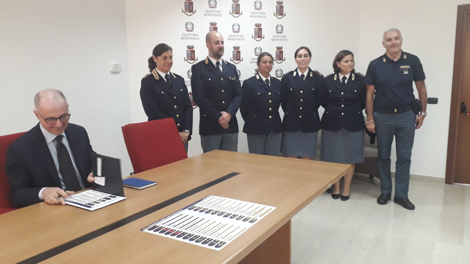 Benevento| Nuovi distintivi per la Polizia di Stato