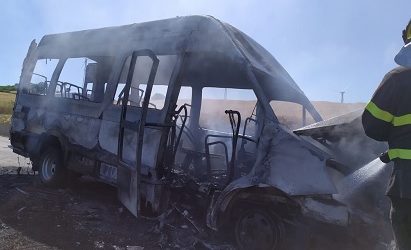 Molinara| Pulmino in fiamme,illesi passeggeri e autista