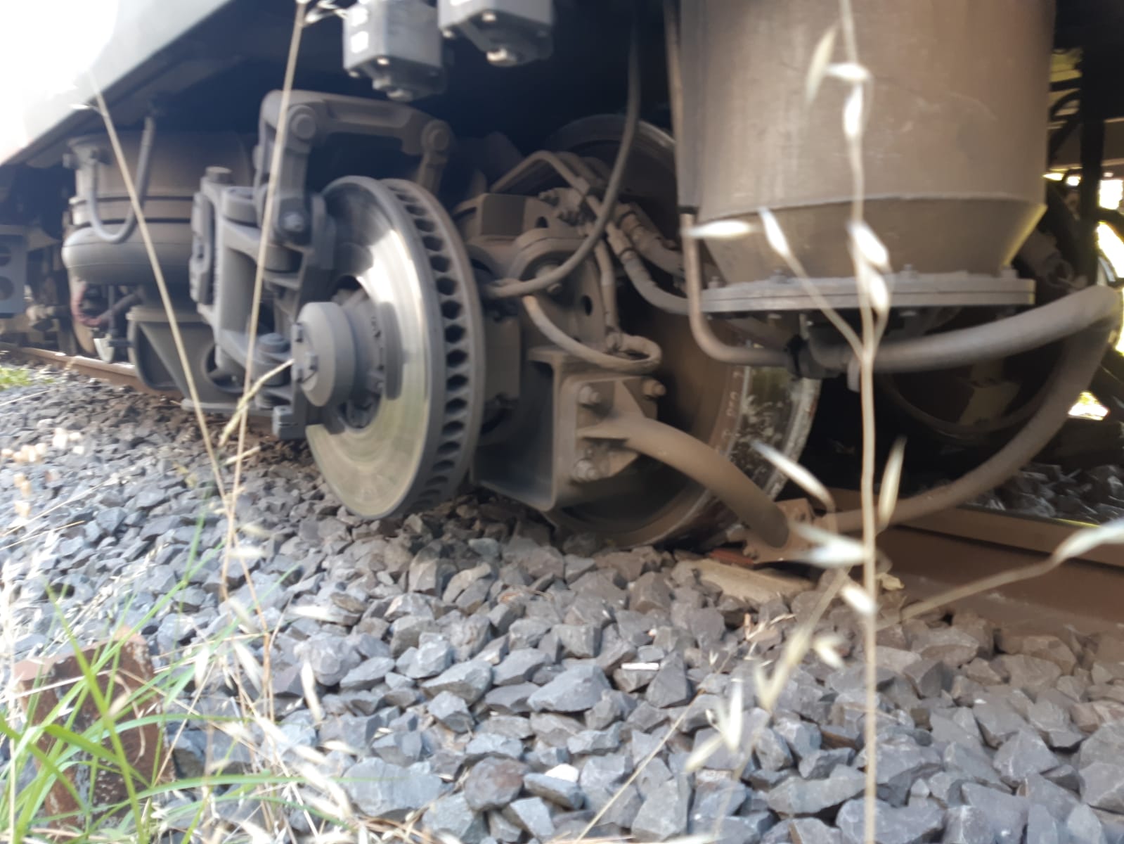 Baiano| Treno deraglia appena uscito dalla stazione, nessun ferito ma il sindacato attacca Eav e Regione