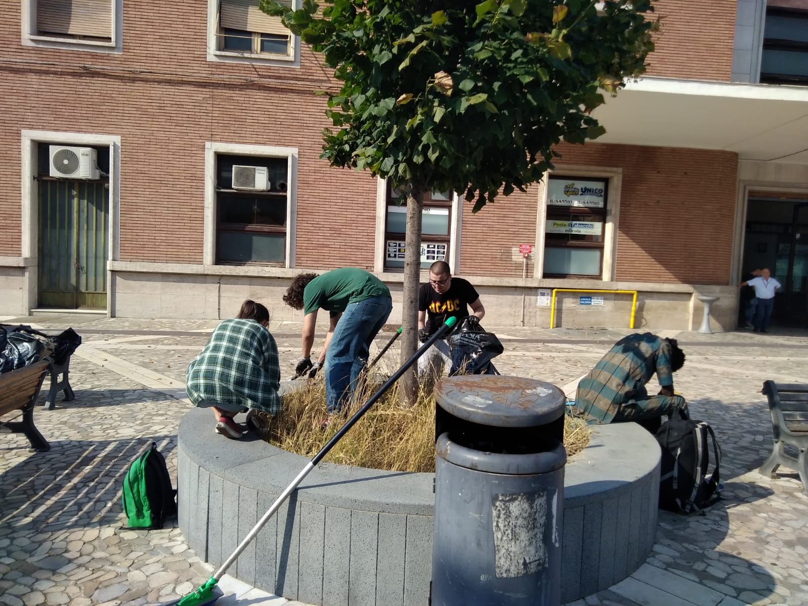 Benevento| “Diamo l’esempio”: il Masc ripulisce la stazione di Benevento