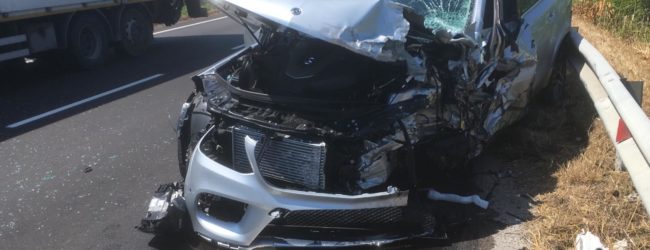 San Salvatore Telesino| Telesina, ancora un incidente. Scontro Mercedes-tir: un ferito/FOTO