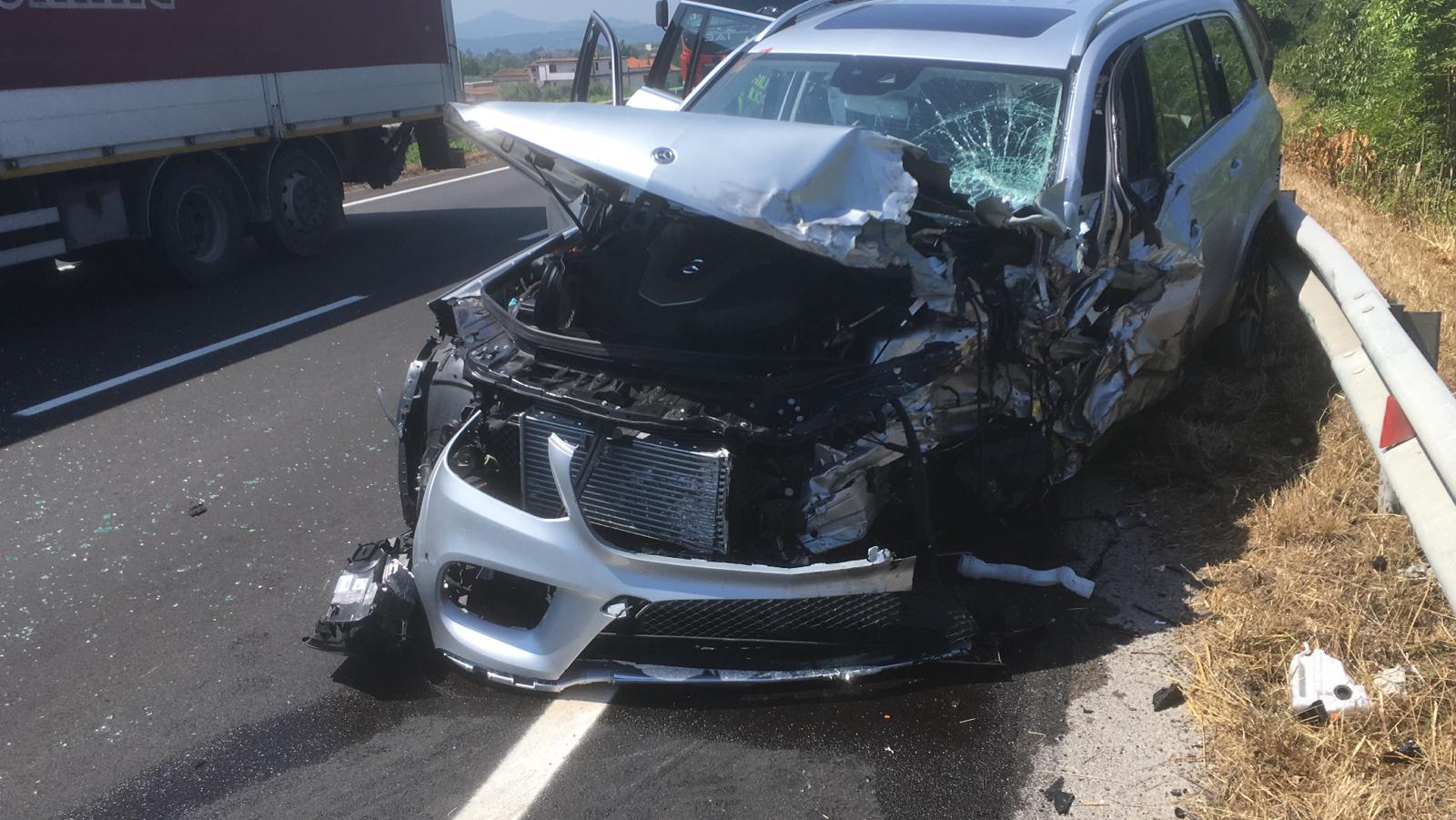 San Salvatore Telesino| Telesina, ancora un incidente. Scontro Mercedes-tir: un ferito/FOTO