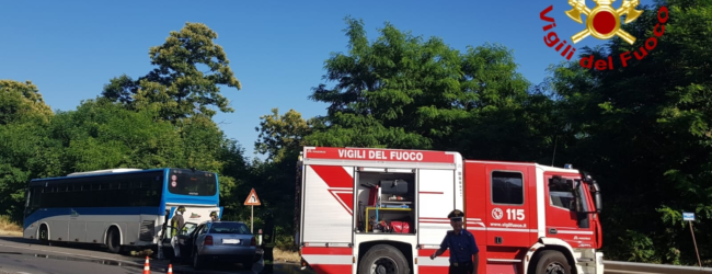 Chiusano San Domenico| Altro incidente sulla vecchia Ofantina, 3 i feriti portati al “Moscati”