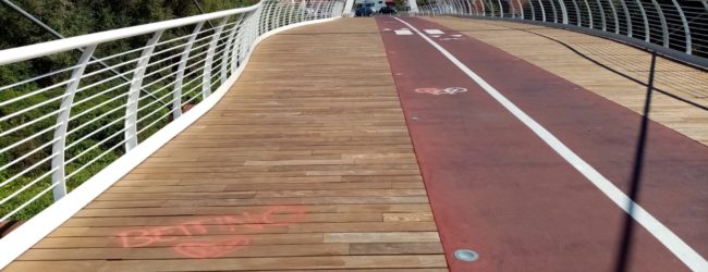 Benevento| Imbrattato il Ponte Pagliuca di Benevento