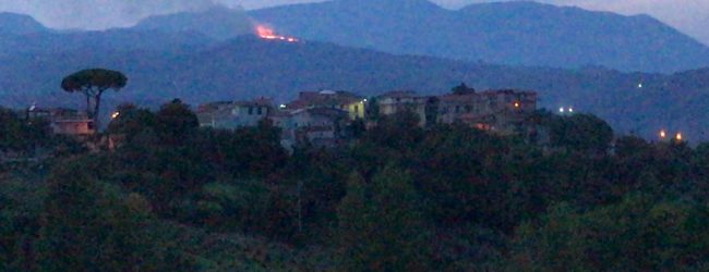 Fiamme nel Sannio, incendio a Montemauro