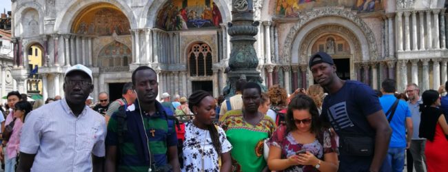 Bucciano, la sede di Africa Mission apre le porte a cinque giovani ragazzi ugandesi