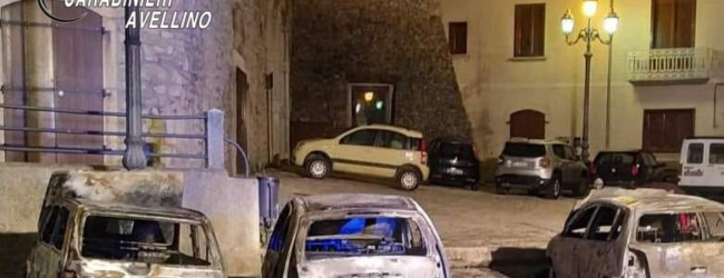 Montemiletto| Tre auto in fiamme nella notte, paura in Piazza Umberto I