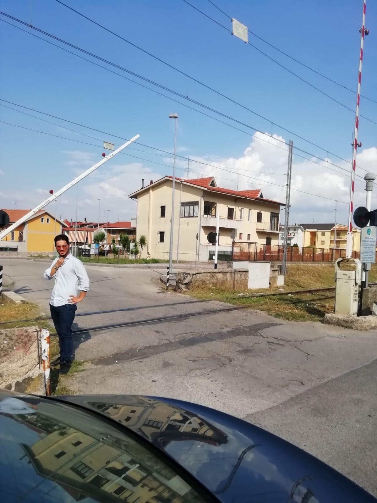 Ferrovia Valle Caudina: ennesimo blocco del passaggio a livello, la denuncia di Cambareri