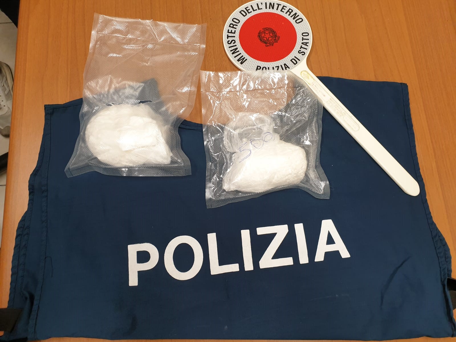 Spaccio di sostanze stupefacenti nella Valle Telesina, arrestata coppia di Caivano