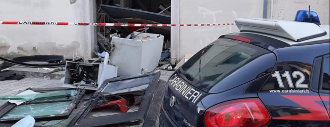 Teora| Esplosivo nel bancomat della Banca Popolare di Bari, bottino da quantificare