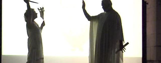 Benevento| Sgarbi al Teatro Romano per “Città Teatro”:critiche positive al collega Creta