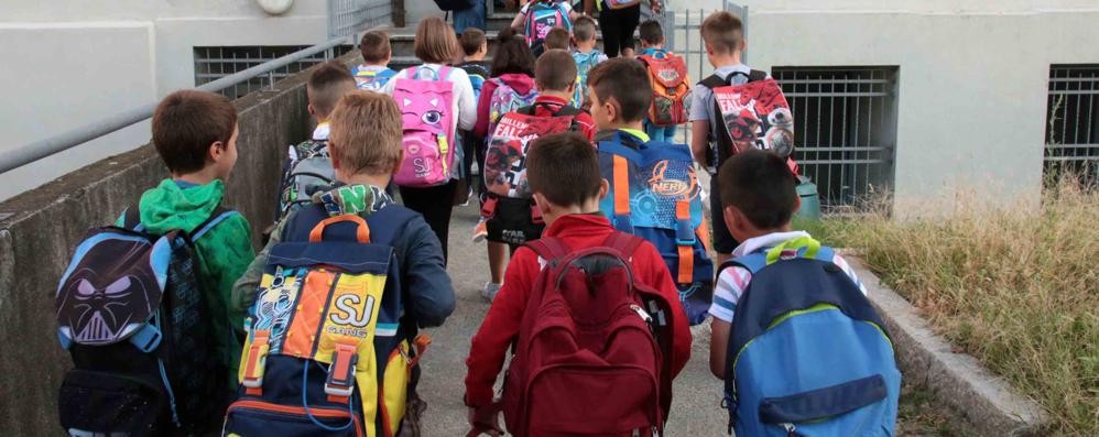 ”Alunni costretti a svuotare lo zaino per dimostrare un presunto furto”: la denuncia del sindaco di San Lorenzo Maggiore