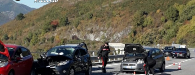 Montemarano| Tragedia sulla statale 7 bis, si fermano a soccorrere un automobilista e vengono investiti: morti 2 uomini sbalzati giù dal ponte