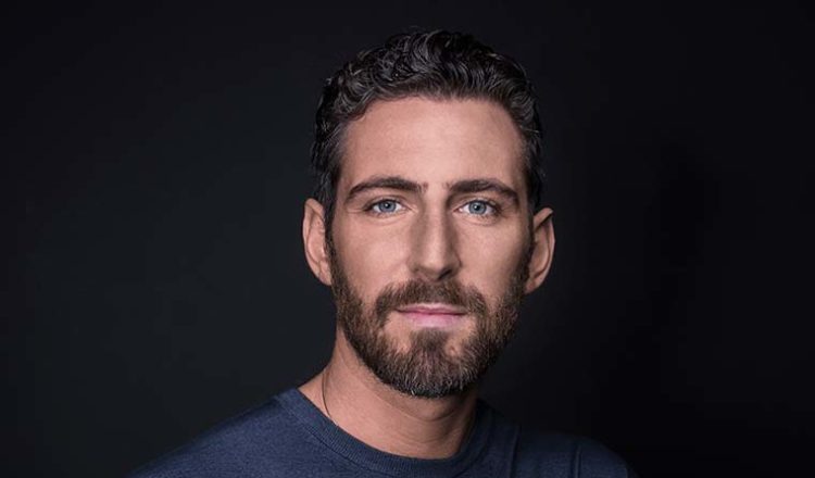 Avellino| “Canapa. Una storia incredibile”, Matteo Gracis presenta il suo libro in città