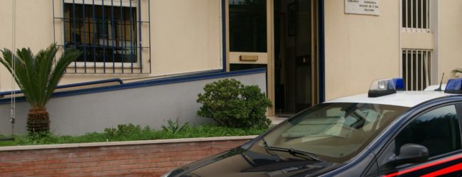 Sperone| Evade dai domiciliari e aggredisce familiari e carabinieri intervenuti: 48enne in carcere