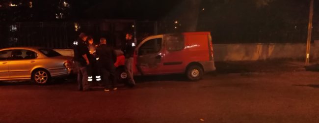 Fiat Doblo’ a fuoco, si indaga