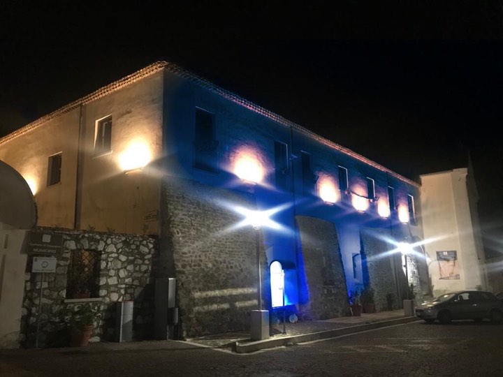 “GoBlue”, anche Ceppaloni si colora di blu