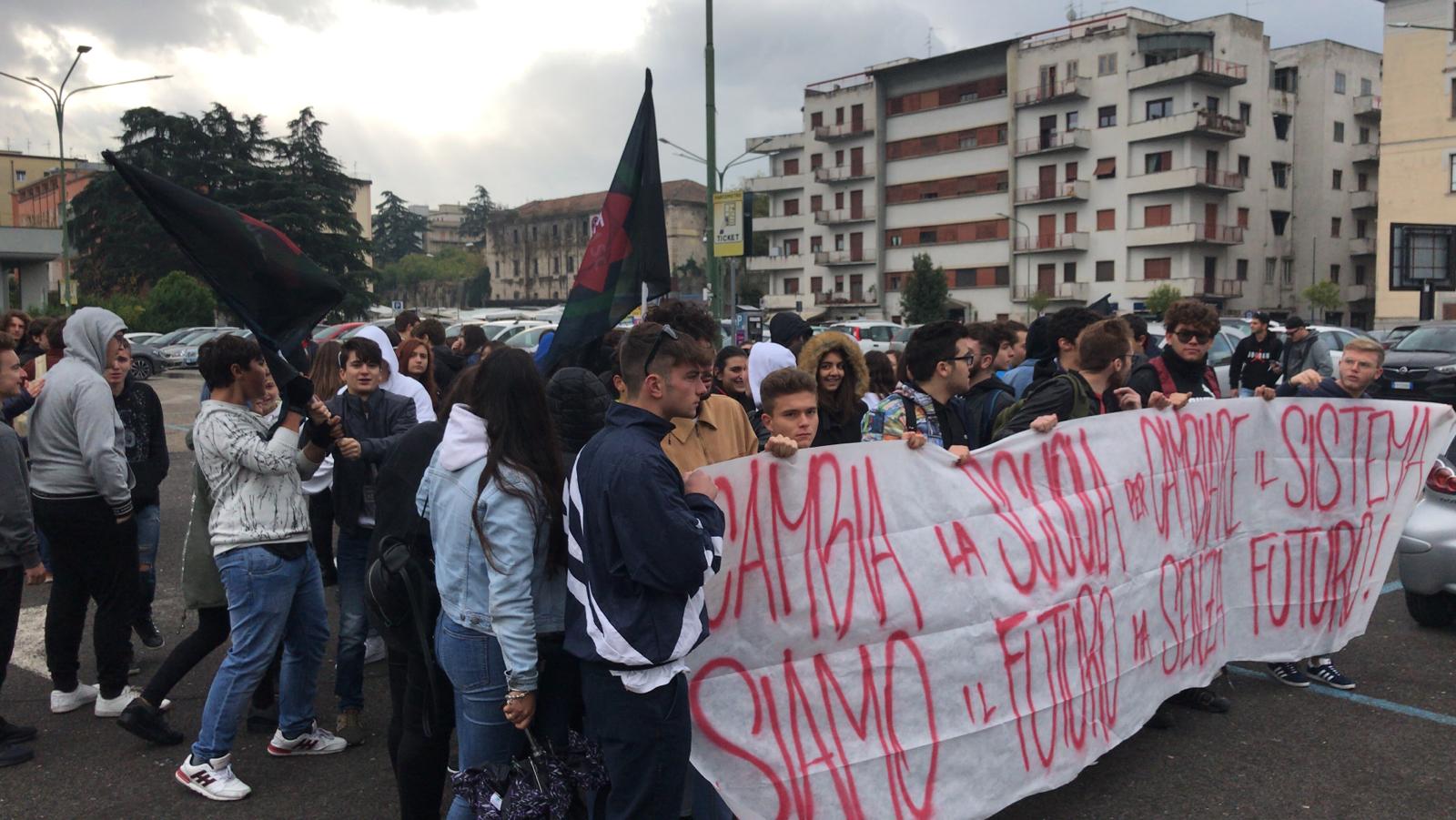 Benevento| Ambiente e scuole, gli studenti scendono in piazza