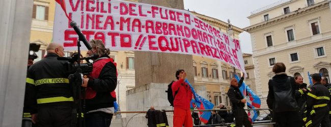 Roma| “Onorateci da vivi non da morti”: vigili del Fuoco scendono in piazza. Presente anche Benevento