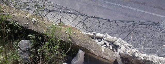 Caduta massi sulla strada Cerreto- Cusano- Pietraroja, mercoledi la riapertura al traffico a senso unico alternato